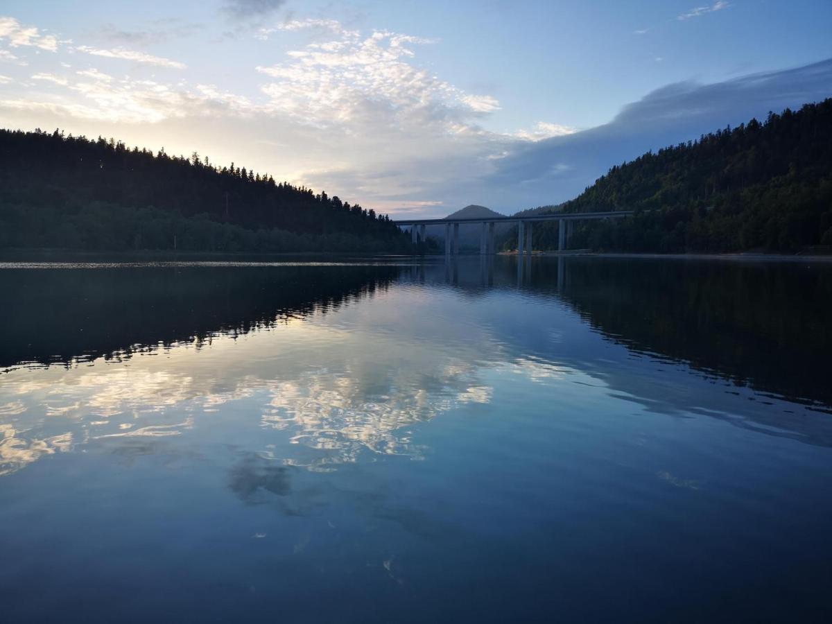 Fuzinarska Kuca Hotel Fužine Екстериор снимка